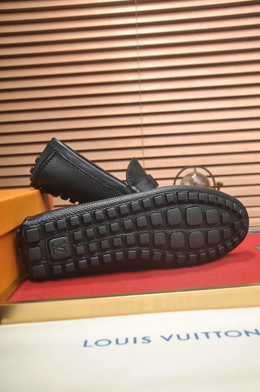 Men's men's shoes 💰420💶 [LV Doudou shoes] (water-dyed cowhide lining) new model is on the market, available on the official website. The new Doudou shoes are processed into single-color materials, and the uppers are made of imported horsehide leather. The body of the shoe is fully hemmed with mark thread, and is lined with imported original cowhide leather. The elegant shoe shape is super suitable for all-matching, and the size is 38-44.